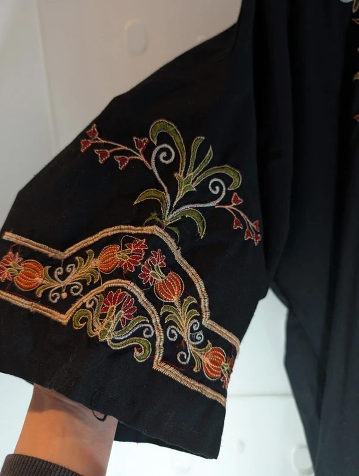 Vintage Middle Eastern Embroidered Kaftan XL – Boho Festival