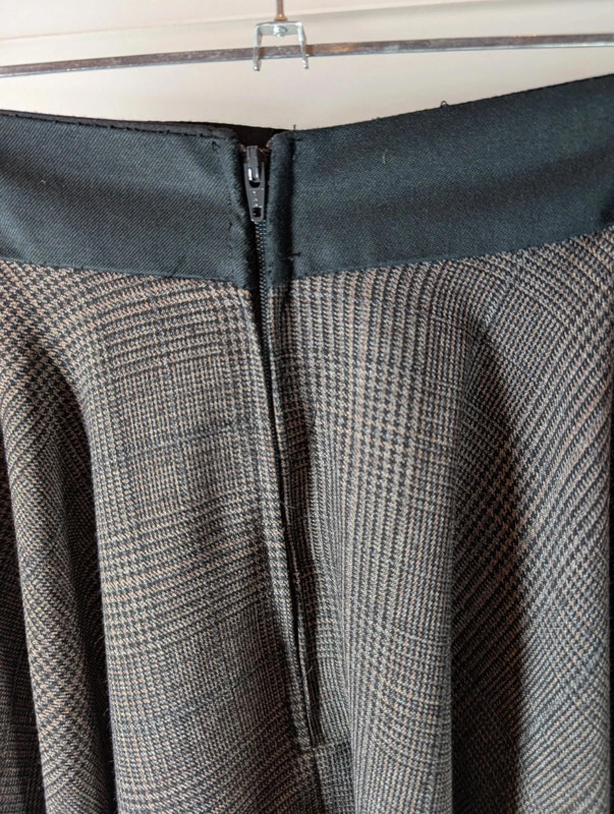 Handmade Full Circle Skirt – Waist 28"