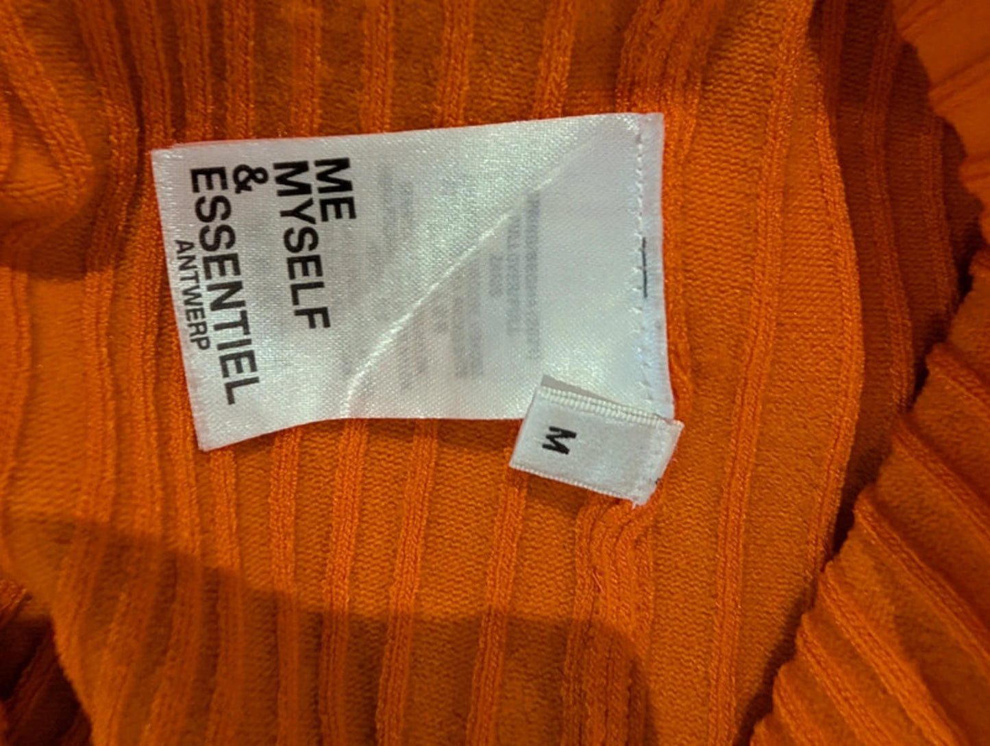 Essential Antwerp ribbed sleeveless pullover – size M