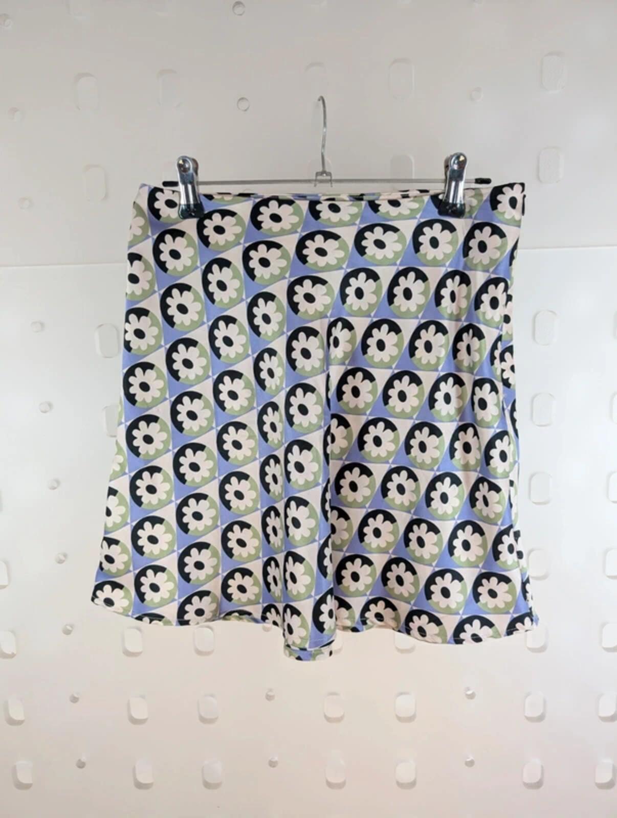 60s Mod Mini Skirt – Satin Finish – Geometric Print – XS