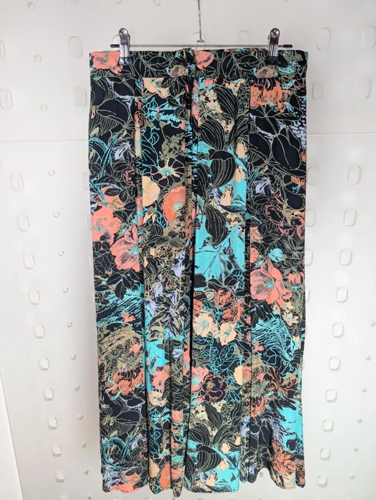 Vintage Floral Midi Skirt UK 8/10 – Made in UK Viscose