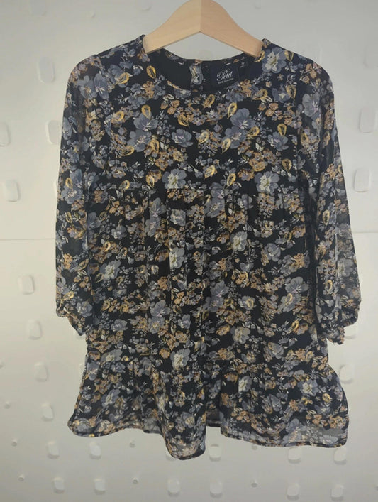 Sofie Schnoor Designer Girls Dress age 3