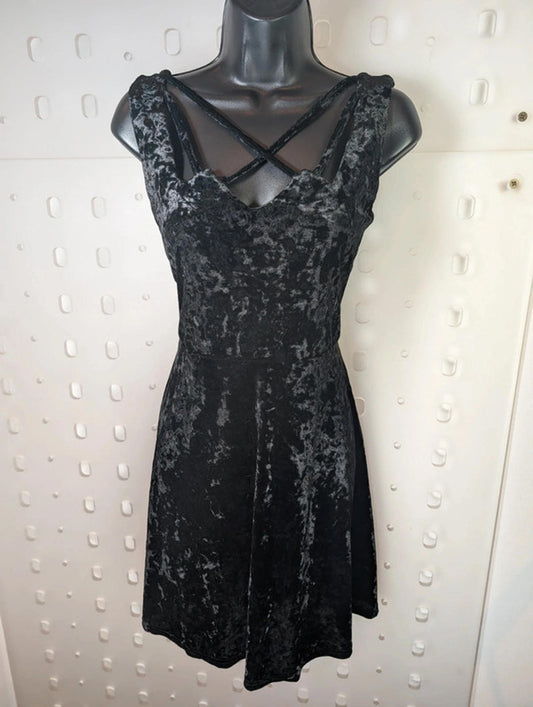 Vintage 90s black crushed velvet skater dress – UK 12