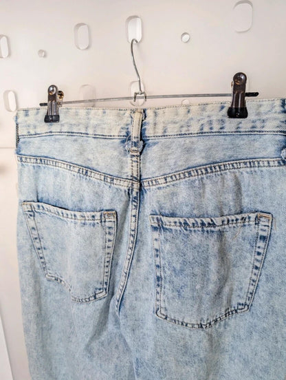 Vintage Style Light Wash Mom Jeans 28” Waist Soft 100% Cotton Straight Leg