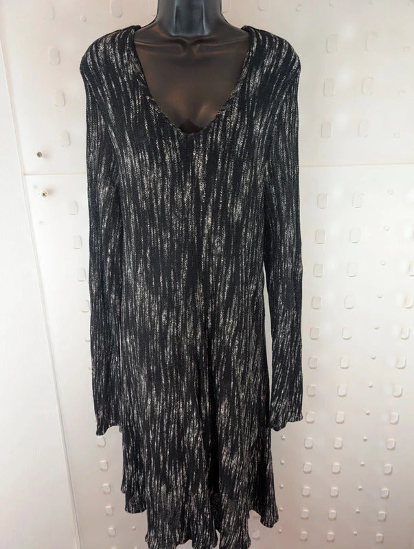 Sixteen47 Dawn French Black Grey Open Knit Dress Size 4