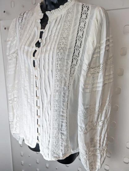 Ravn Ravn ‘Tatti’ White Boho Blouse Small Lace Detail