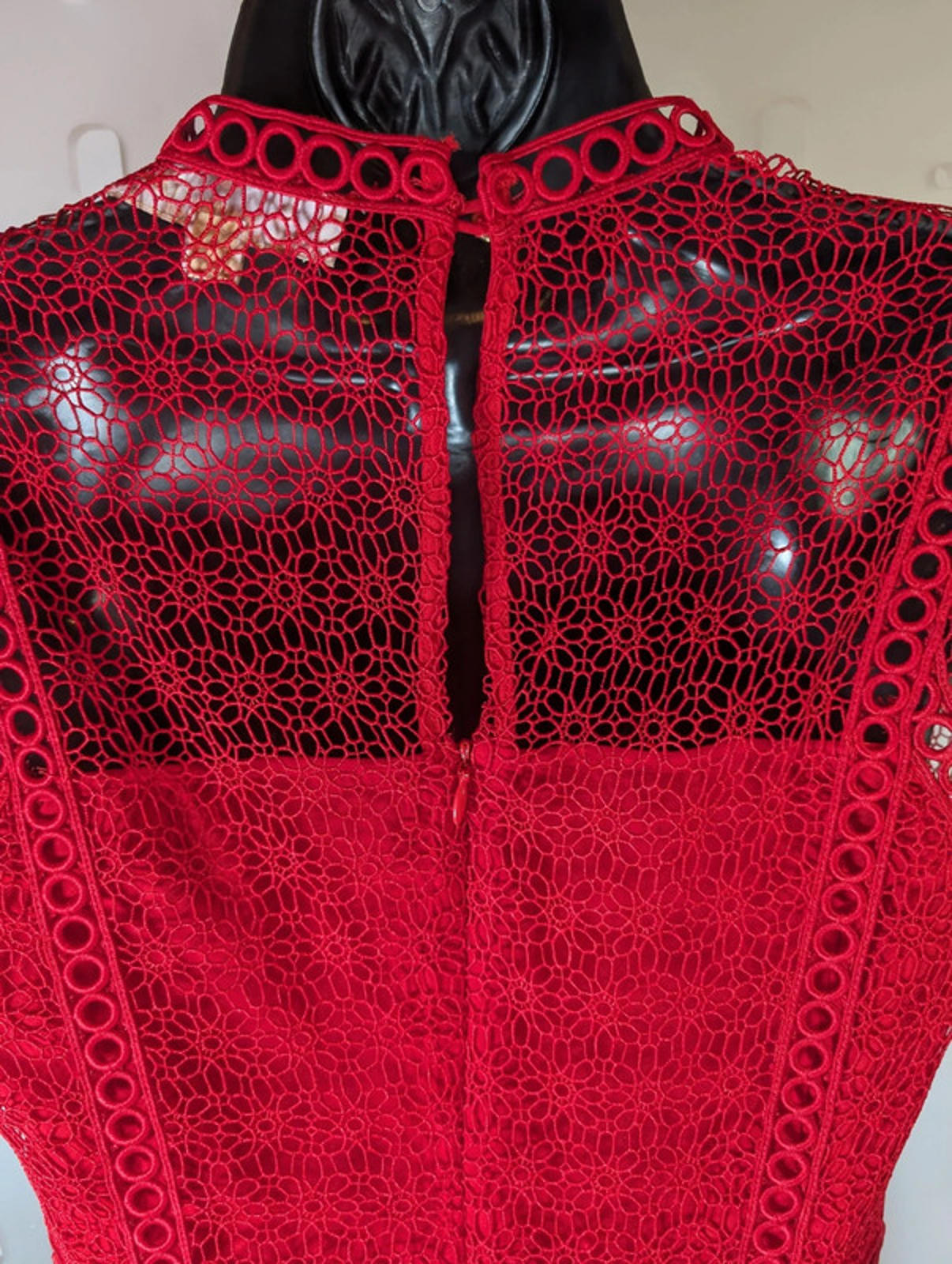 Michael Kors red lace fit & flare occasion dress – size 2