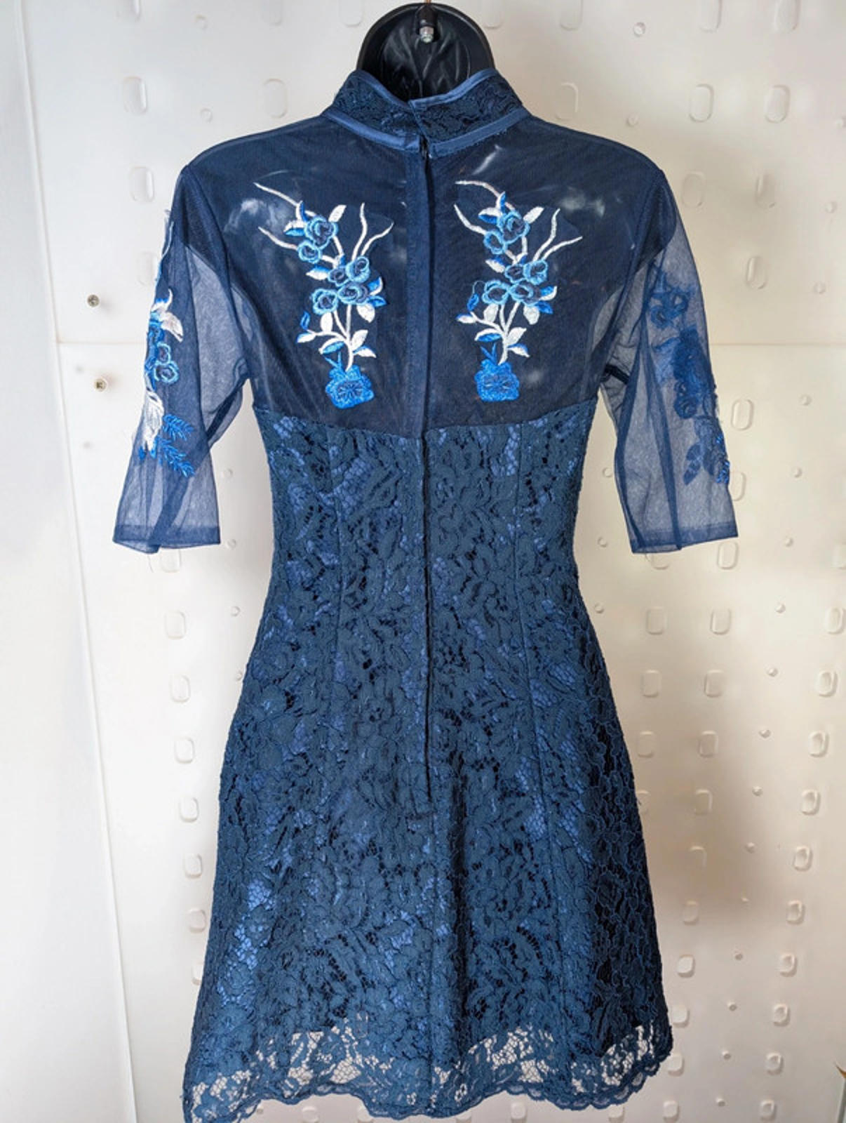 🌸 Petite Lace Fit & Flare Dress – Unbranded / Boutique Style 🌸