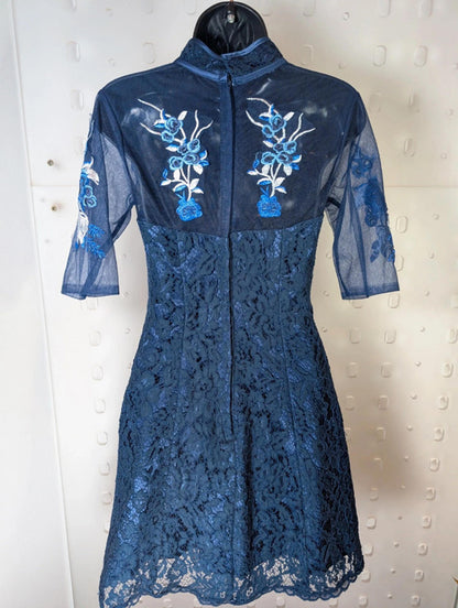 🌸 Petite Lace Fit & Flare Dress – Unbranded / Boutique Style 🌸