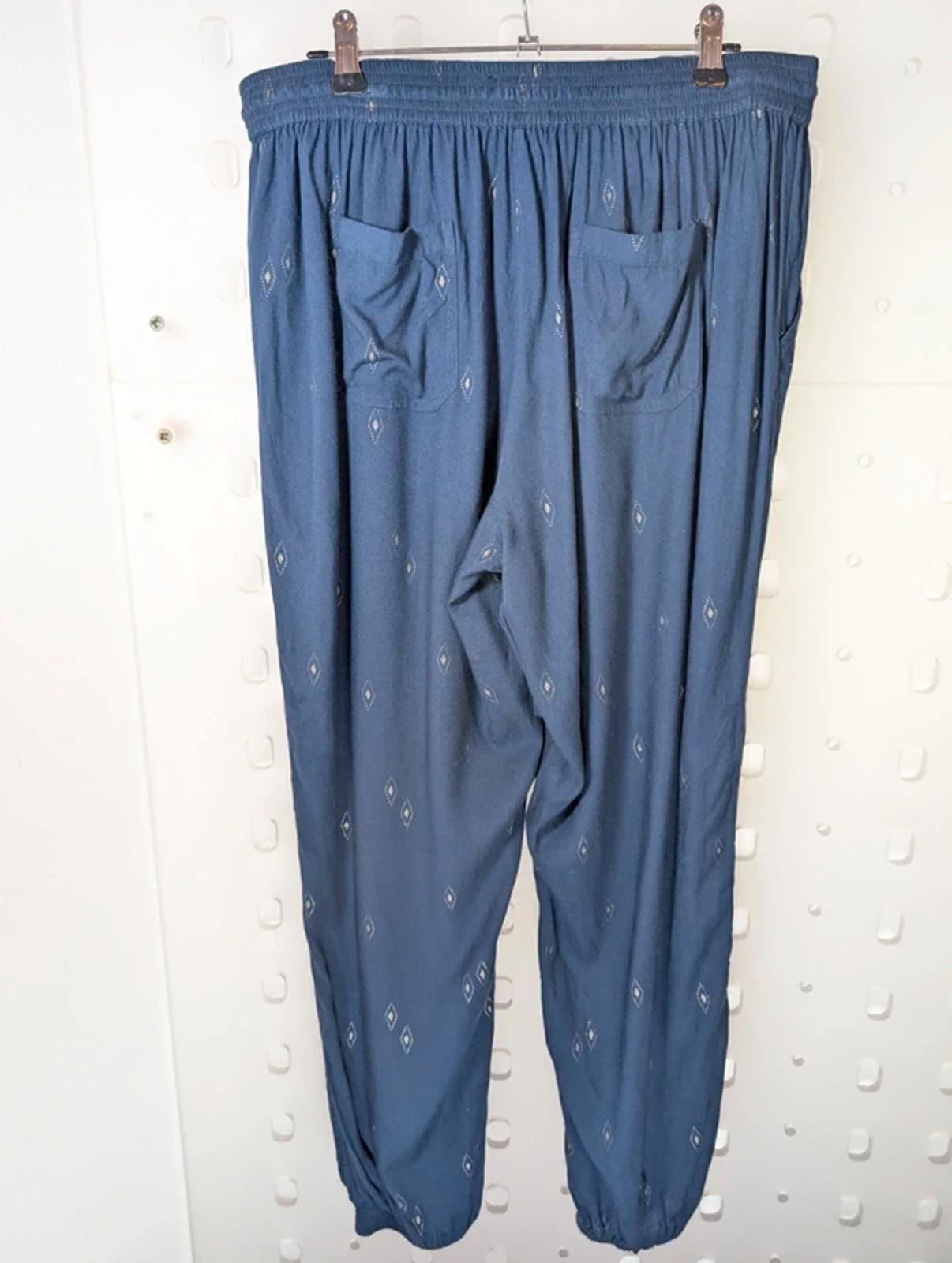 Fat Face UK12 Navy Printed Viscose Trousers