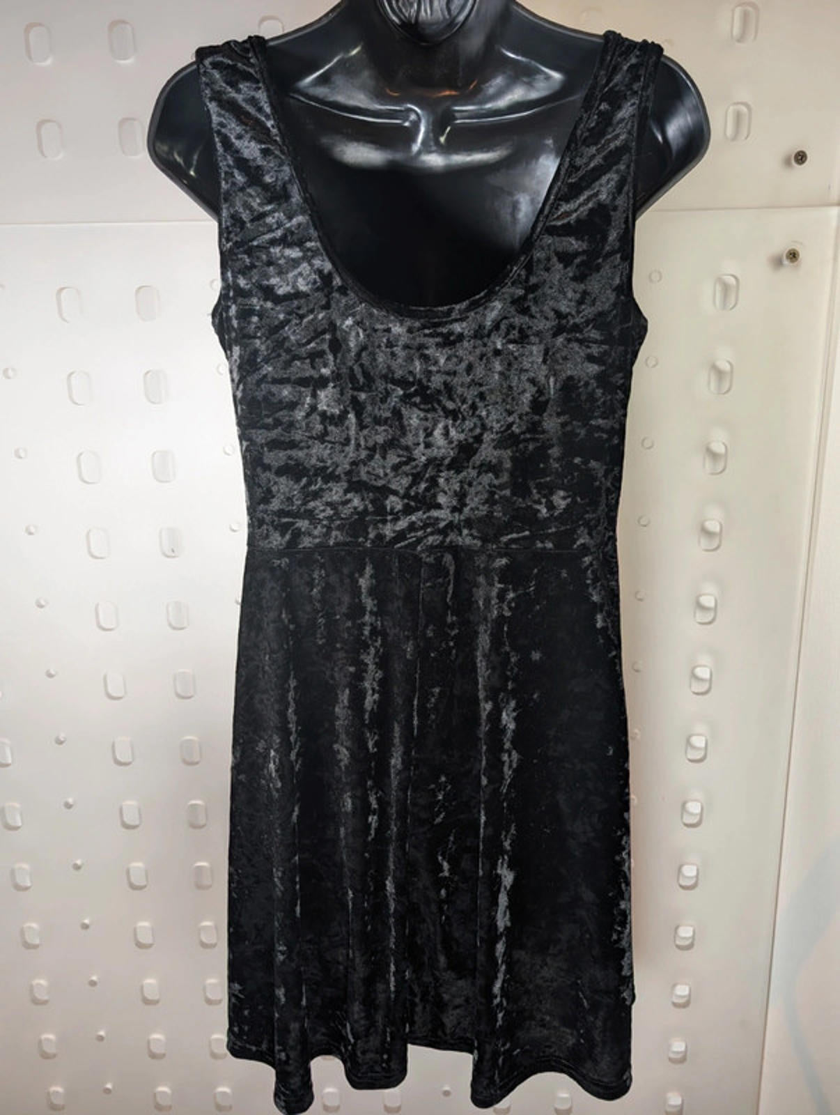 Vintage 90s black crushed velvet skater dress – UK 12
