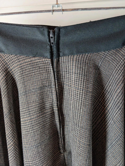 Handmade Full Circle Skirt – Waist 28"