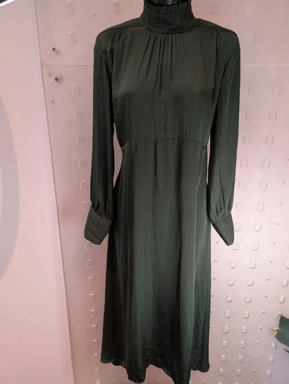 Zara satin green dress – size XL (fits smaller)