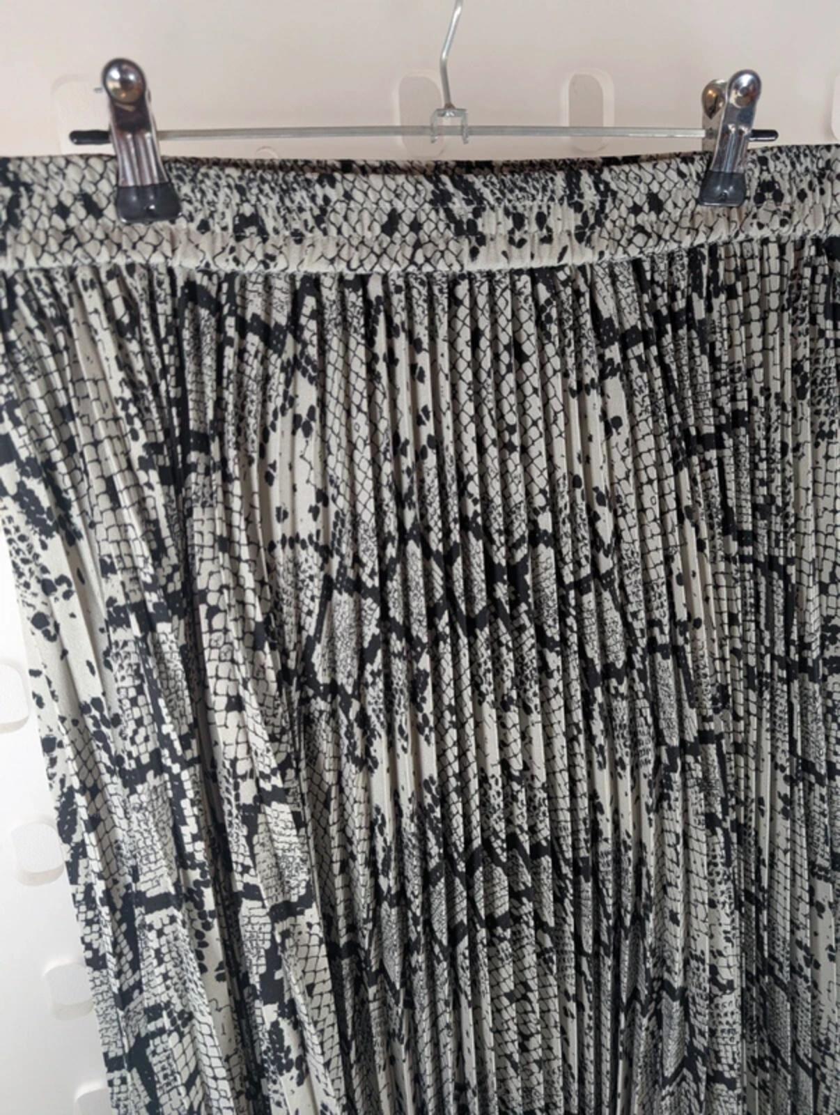 Halogen Snake Print Pleated Midi Skirt Grey Black Medium
