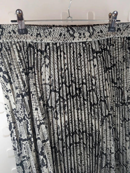 Halogen Snake Print Pleated Midi Skirt Grey Black Medium