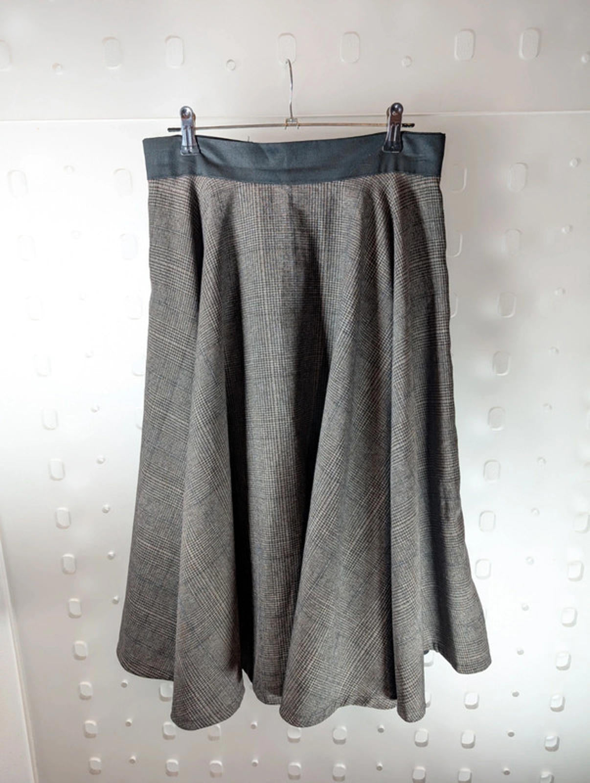 Handmade Full Circle Skirt – Waist 28"