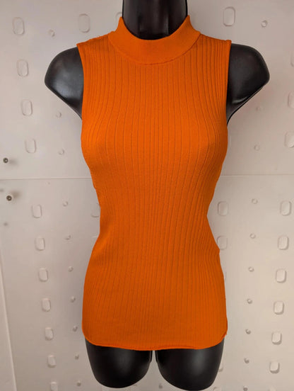 Essential Antwerp ribbed sleeveless pullover – size M
