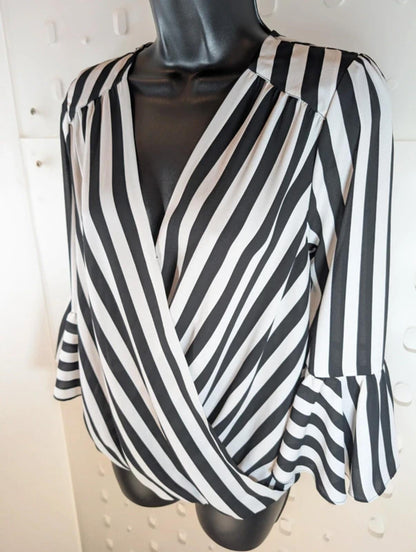 Finn & Grace Black White Stripe Blouse Medium Flared Sleeve