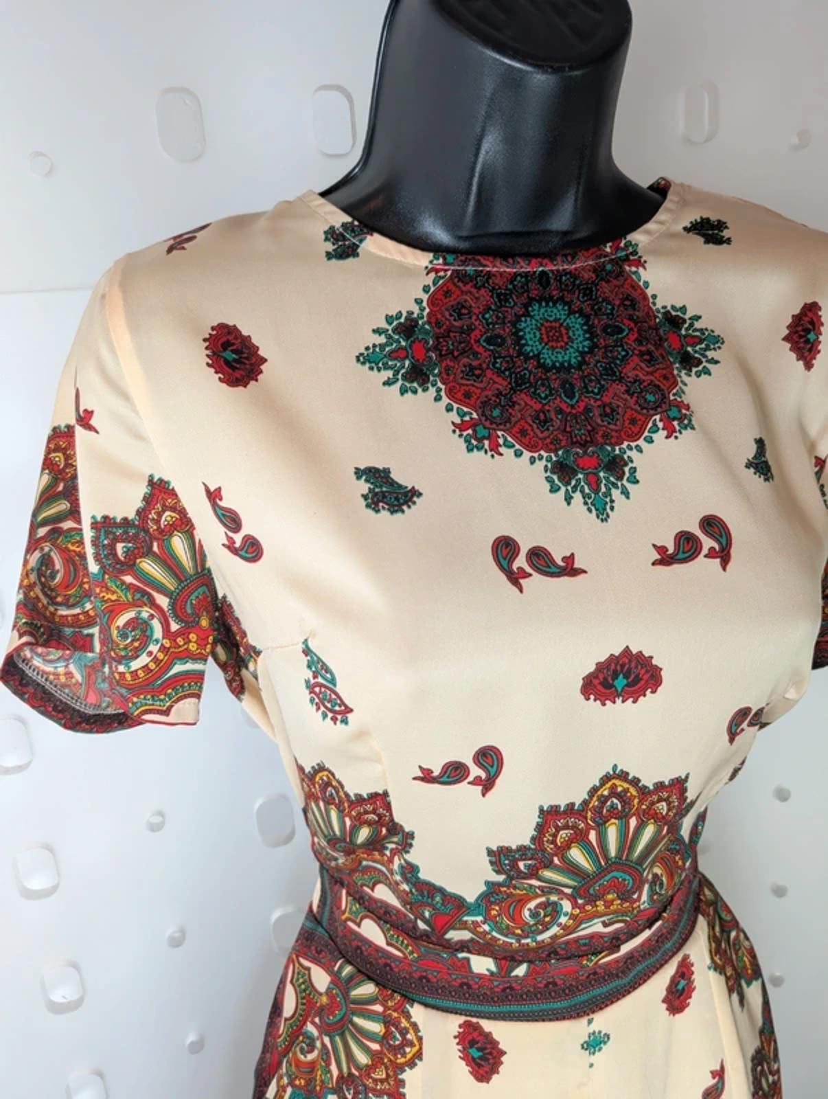 Diffuse Printed Playsuit UK 8 | Red & Green Print | Fitted Summer Jumpsuit