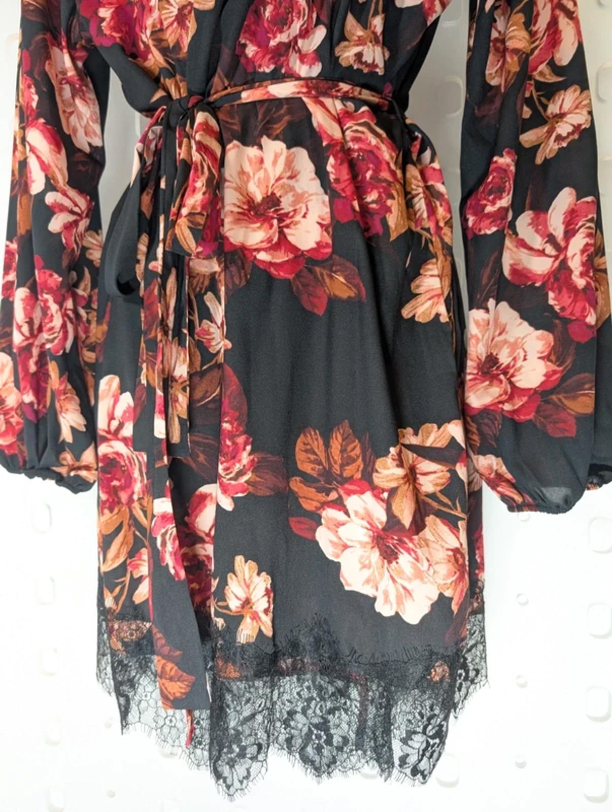 Midnight Bakery Rose Print Lace Trim Kimono Robe M/L Romantic