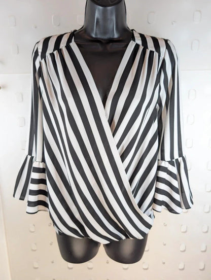 Finn & Grace Black White Stripe Blouse Medium Flared Sleeve