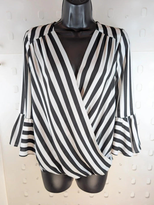 Finn & Grace Black White Stripe Blouse Medium Flared Sleeve