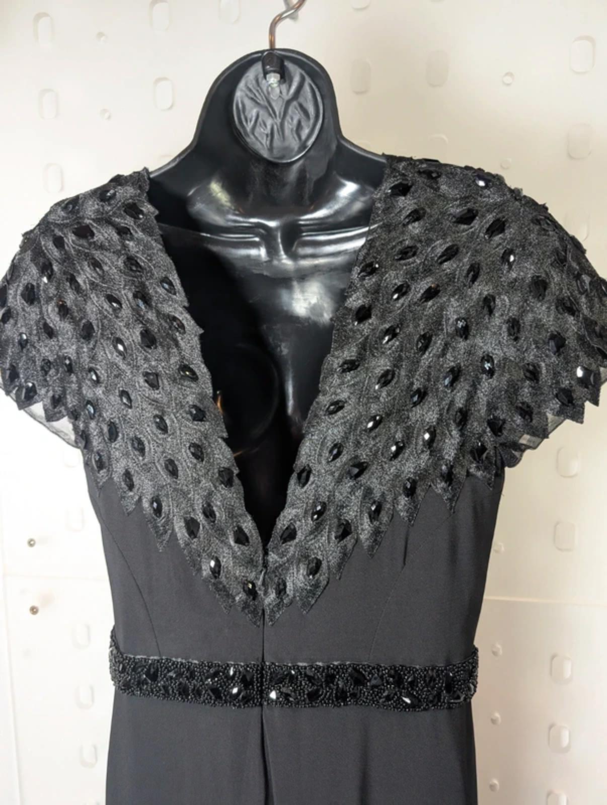 Dynasty London BNWT Black Tie Embellished Gown UK12 (RRP £315)