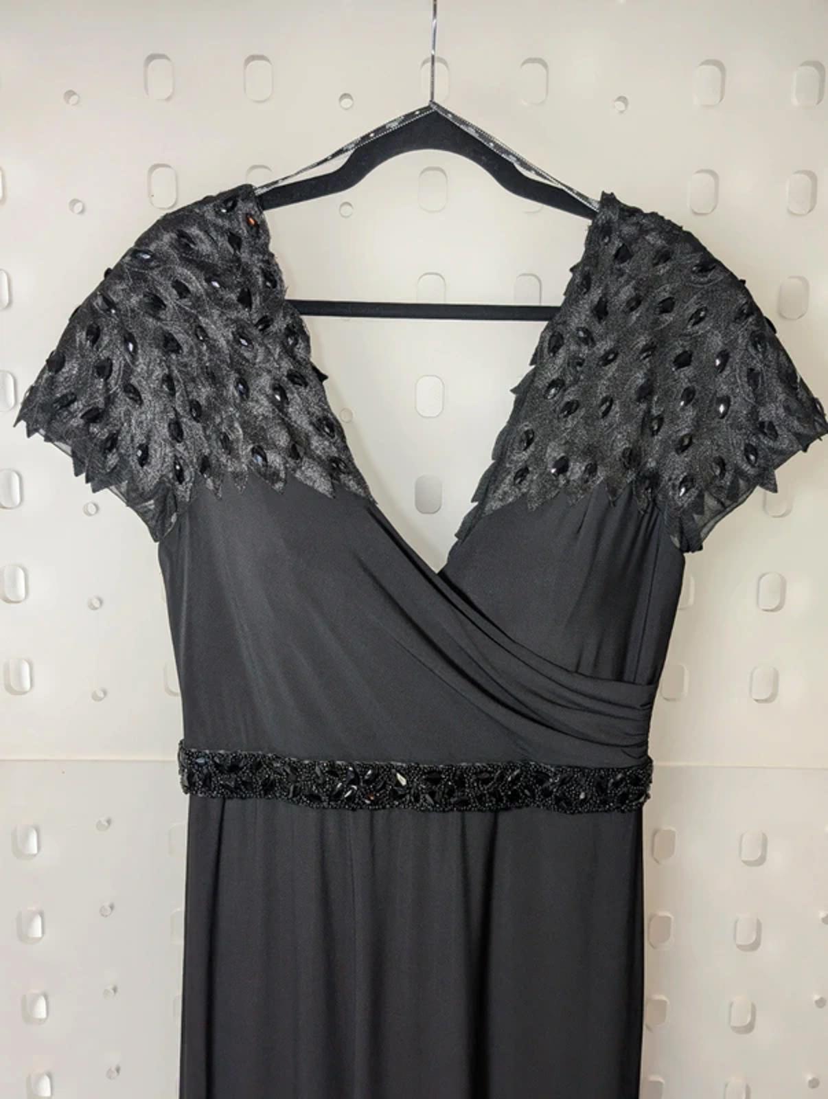 Dynasty London BNWT Black Tie Embellished Gown UK12 (RRP £315)