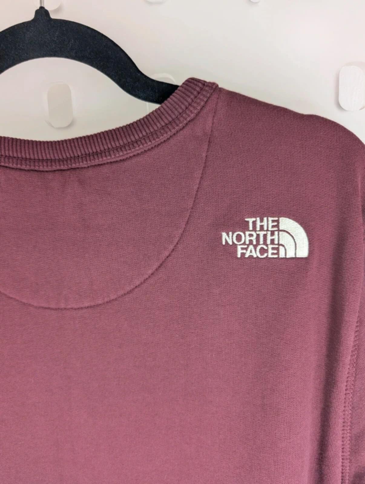 The North Face Burgundy Sweatshirt Mens M Crew Neck Logo Cotton