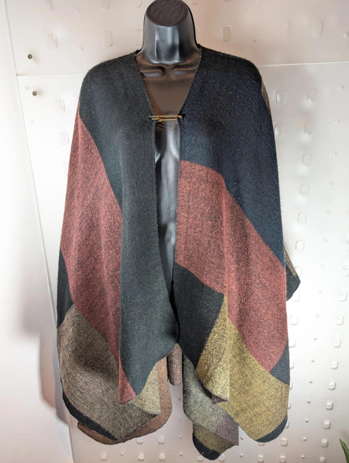 Max Studio colour-block knit cape / poncho – one size