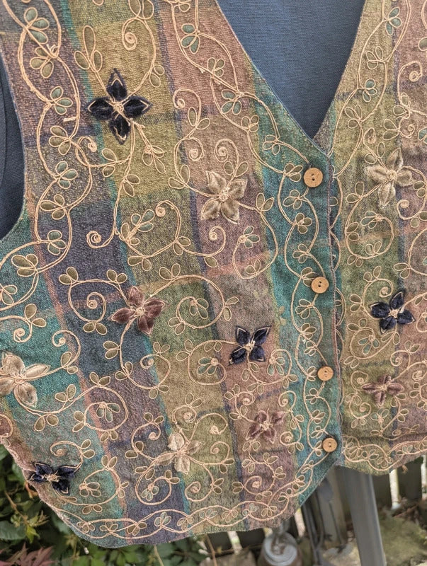 TanTrums Vintage Embroidered Cotton Waistcoat Made in India XL