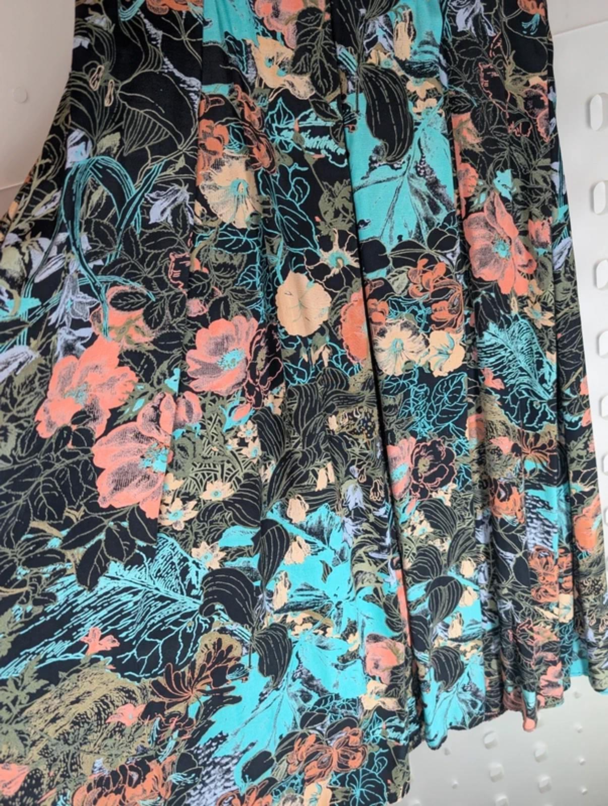 Vintage Floral Midi Skirt UK 8/10 – Made in UK Viscose