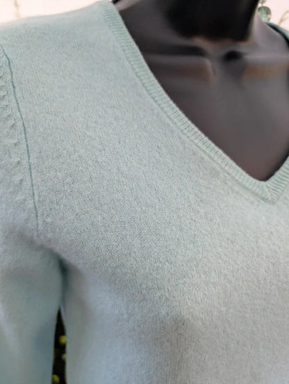 Isle Pure Cashmere V Neck Jumper Mint Green UK8