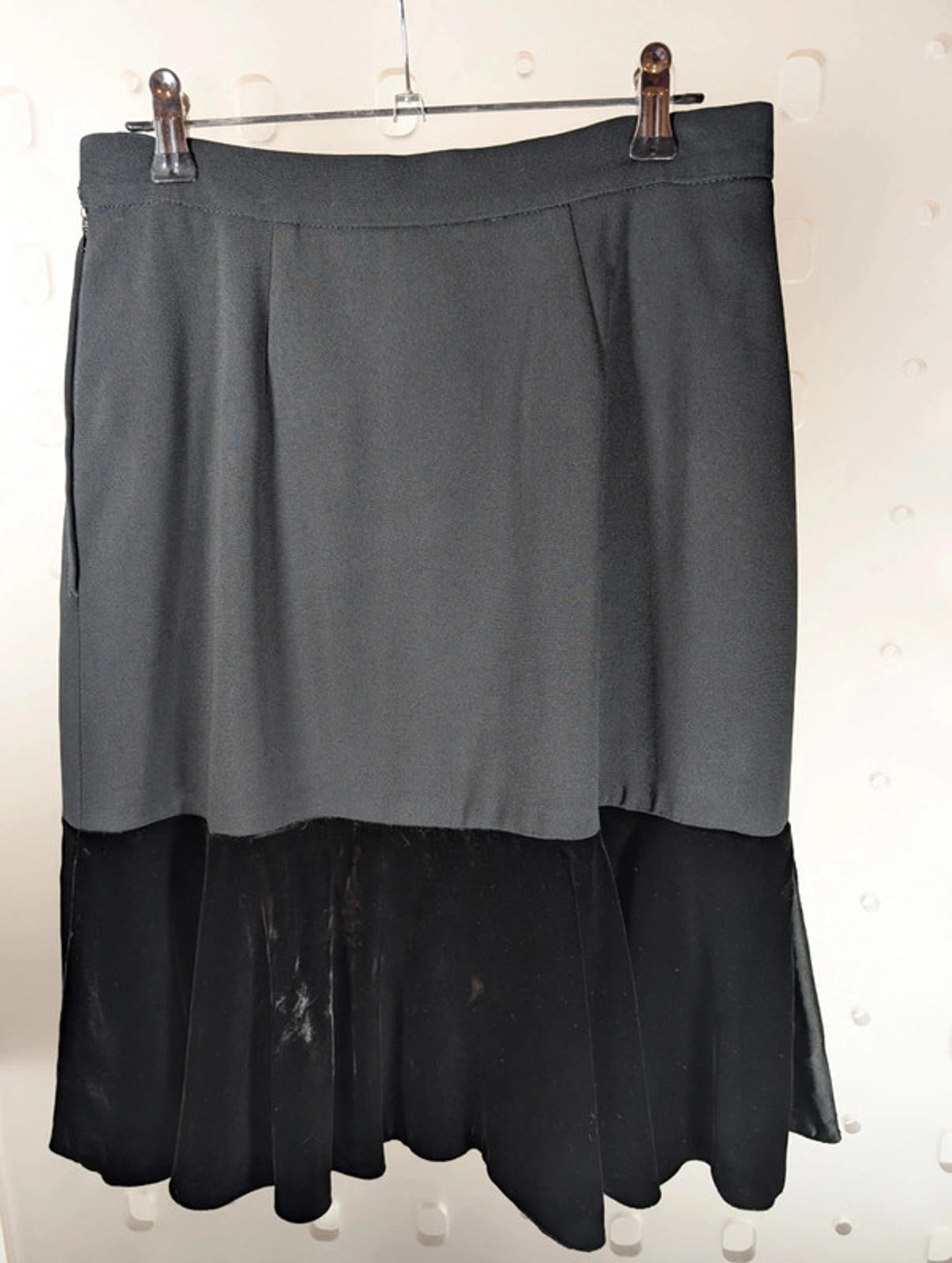Vintage Valentino Boutique Skirt – Black | Made in Italy | UK 8
