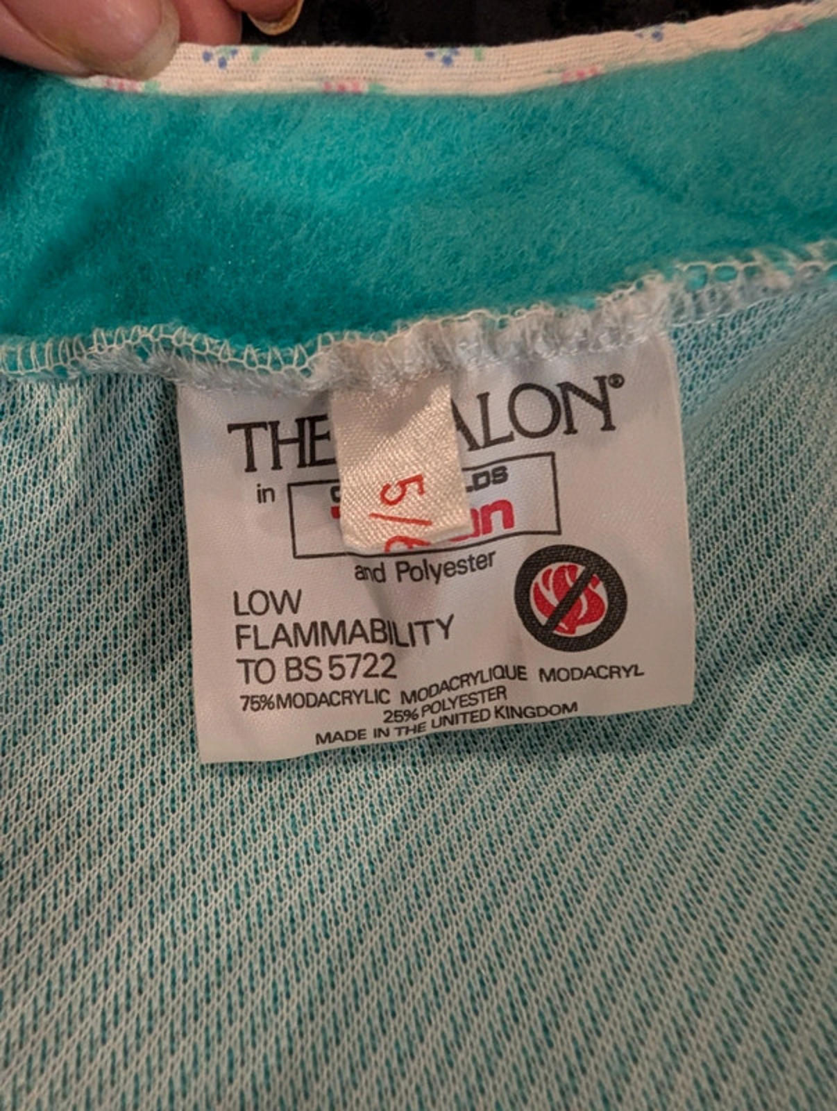 Vintage 1960s girls’ dressing gown – age 5/6.