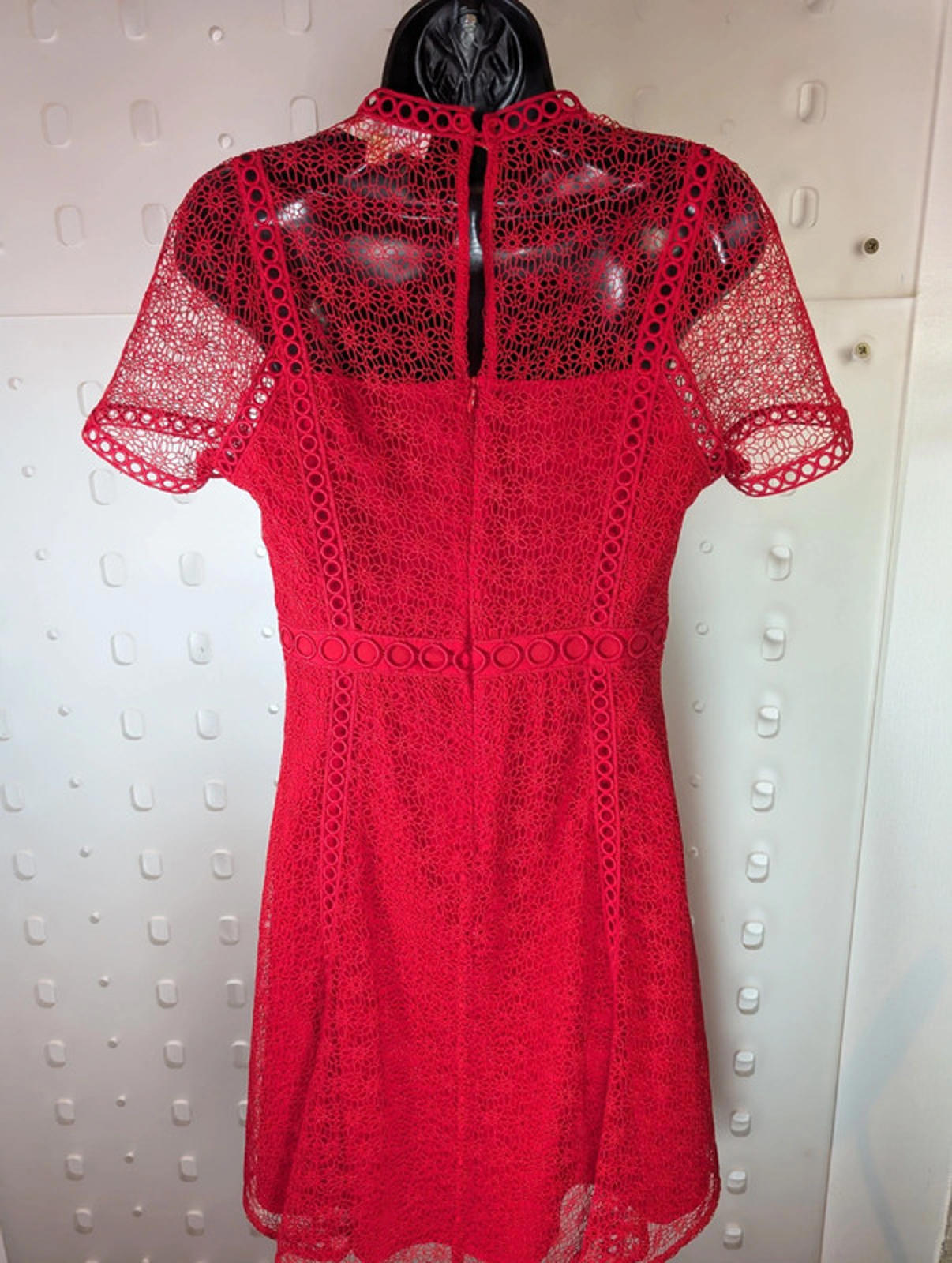 Michael Kors red lace fit & flare occasion dress – size 2