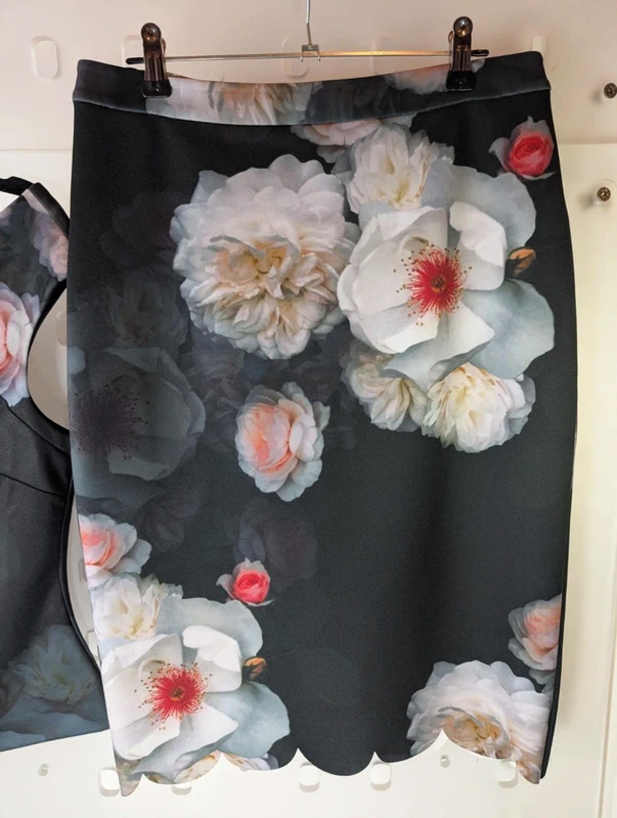 Ted Baker 2 Piece Set – Moody Floral Print, Rose Gold Zip – UK 10/12