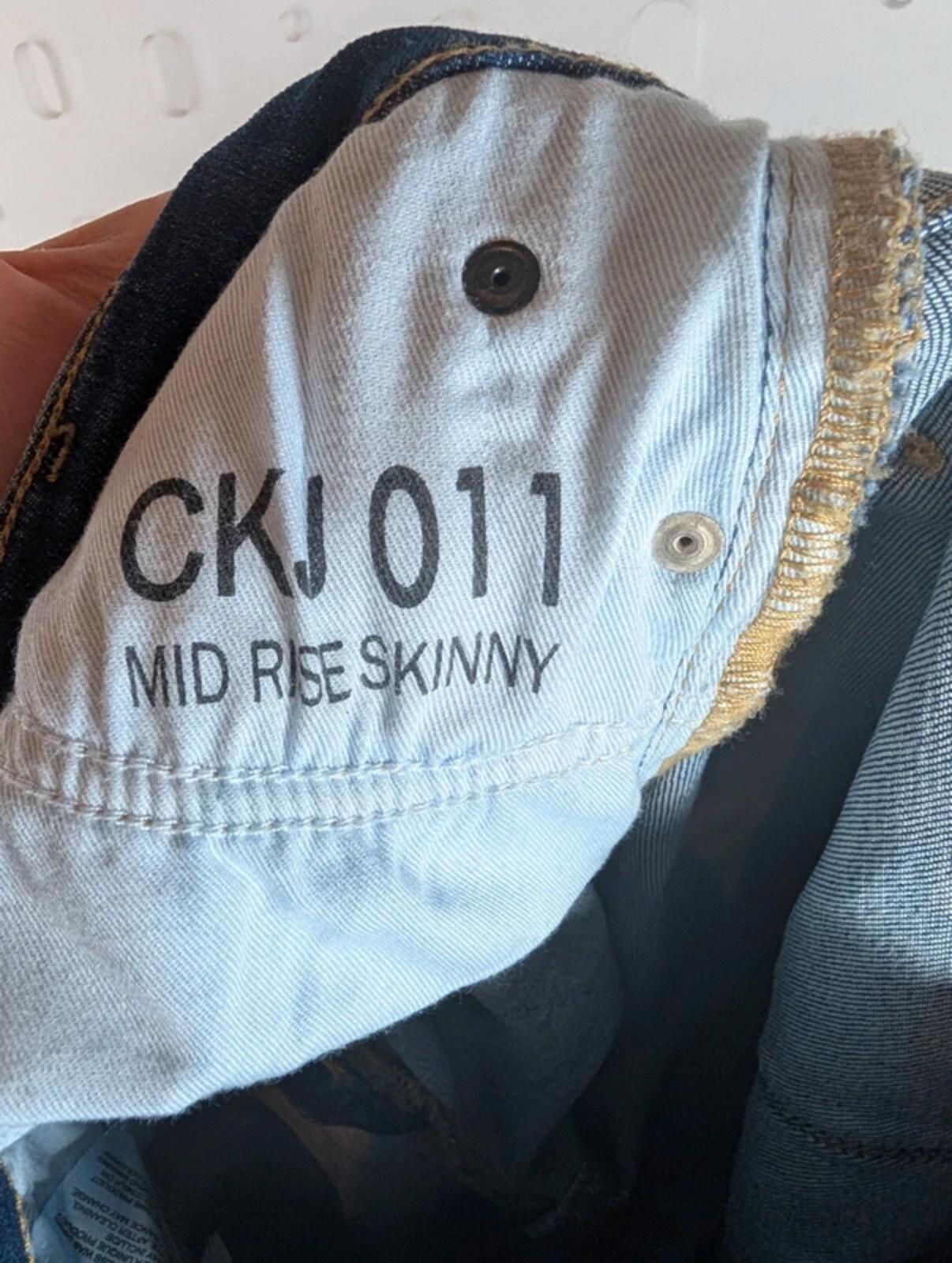 Calvin Klein CKJ011 Mid Rise Skinny Jeans W27