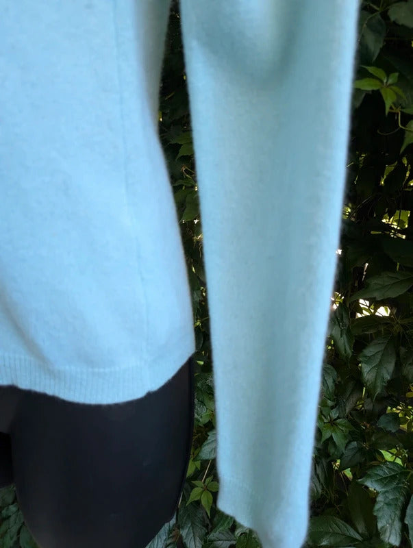 Isle Pure Cashmere V Neck Jumper Mint Green UK8