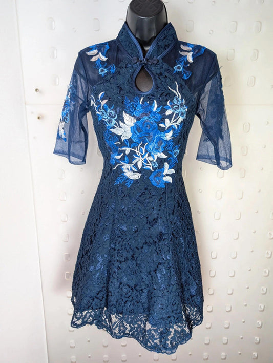 🌸 Petite Lace Fit & Flare Dress – Unbranded / Boutique Style 🌸