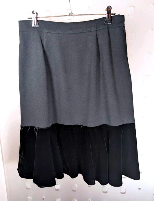 Vintage Valentino Boutique Skirt – Black | Made in Italy | UK 8