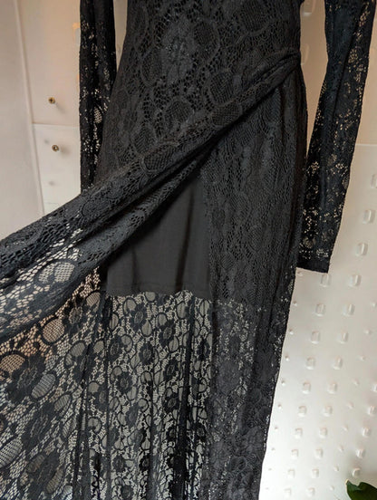 Lunatic Italia gothic lace dress – stretchy faux wrap
Size small