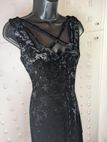 Vintage 90s black crushed velvet skater dress – UK 12
