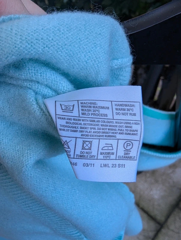 Isle Pure Cashmere V Neck Jumper Mint Green UK8