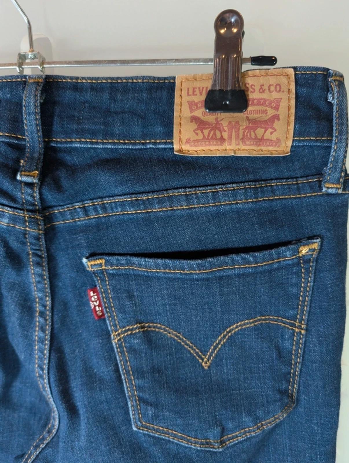 Levi’s 711 Skinny Jeans Indigo Blue Size 25 Mid Rise Stretch Denim
