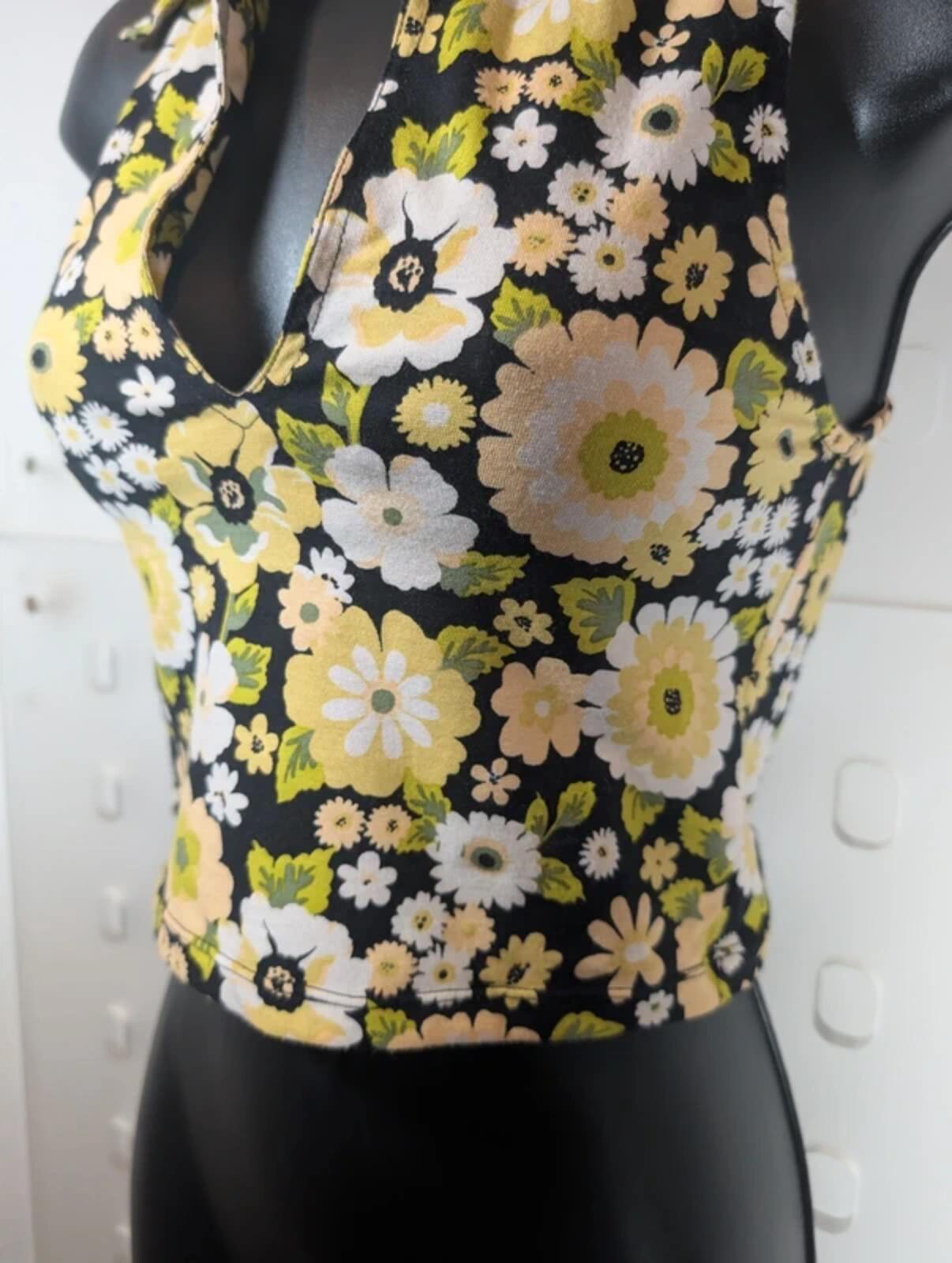 Motel Daisy Print Crop Top Black Yellow XS