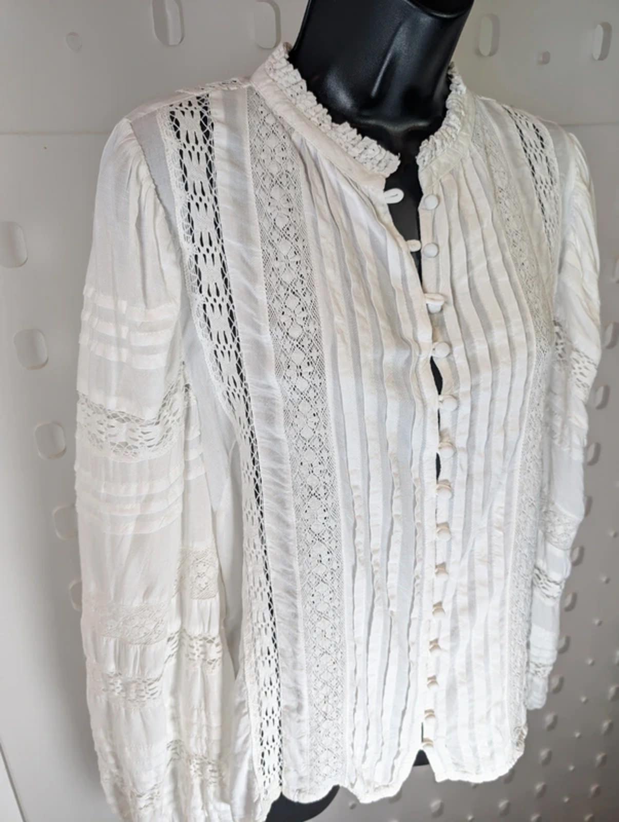 Ravn Ravn ‘Tatti’ White Boho Blouse Small Lace Detail