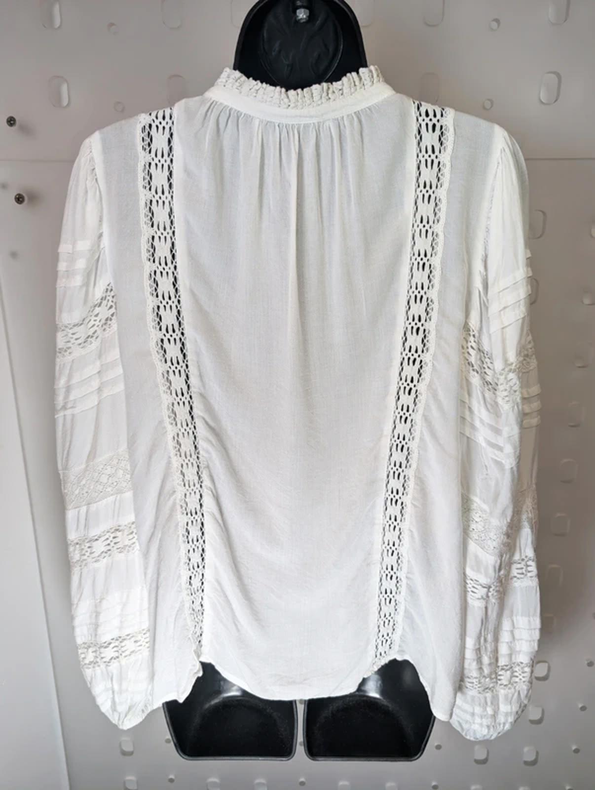 Ravn Ravn ‘Tatti’ White Boho Blouse Small Lace Detail