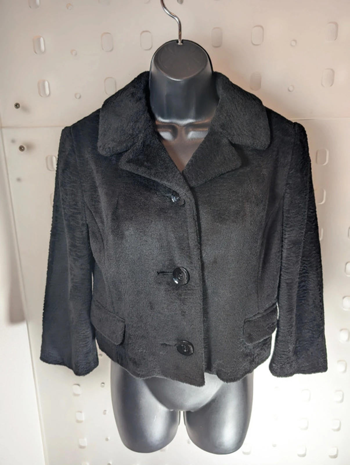 Dolce & Gabbana (D&G) cropped black jacket – IT 40 / UK 8.