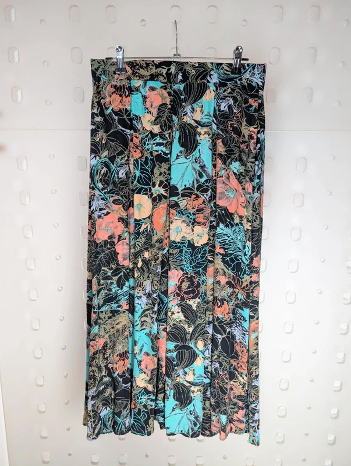 Vintage Floral Midi Skirt UK 8/10 – Made in UK Viscose